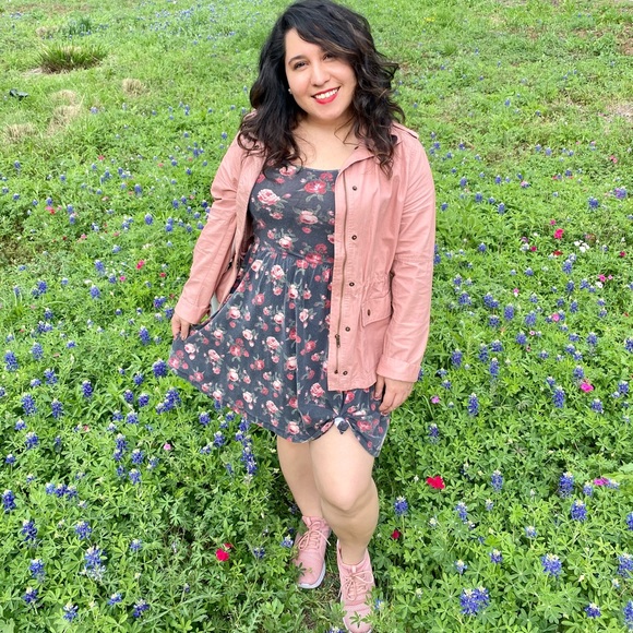 Meet your Posher, Jaclyn - Picture 3 of 3